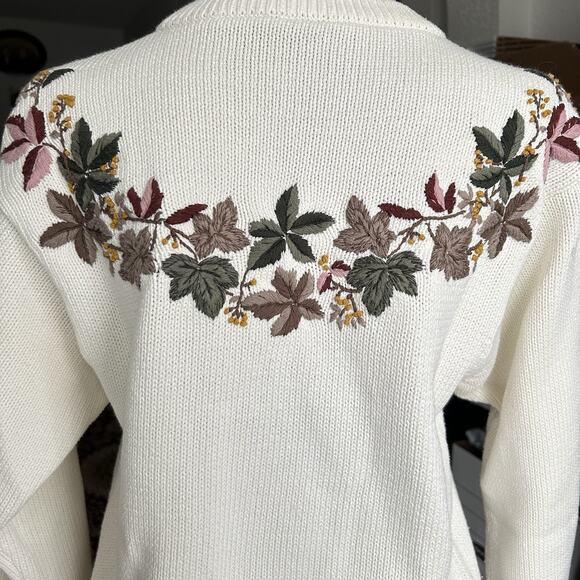 Vtg Northern Reflections Knit Sweater Medium Embroidered Floral Cottage Granny - Picture 6 of 9